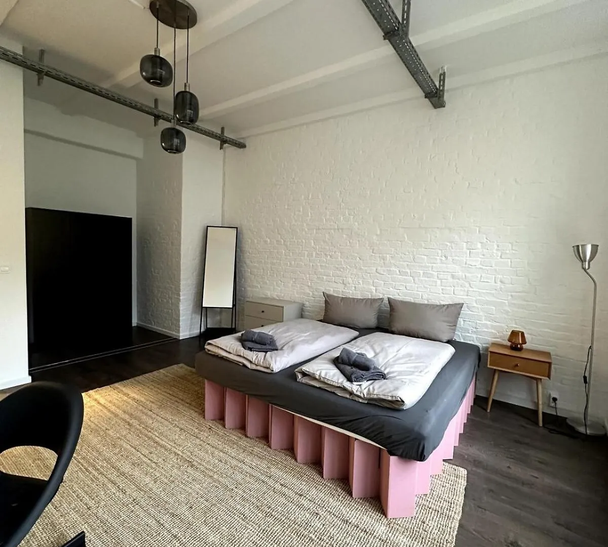 Apartment Cozy Rosy Room In Vibrant Area 4 Berlin