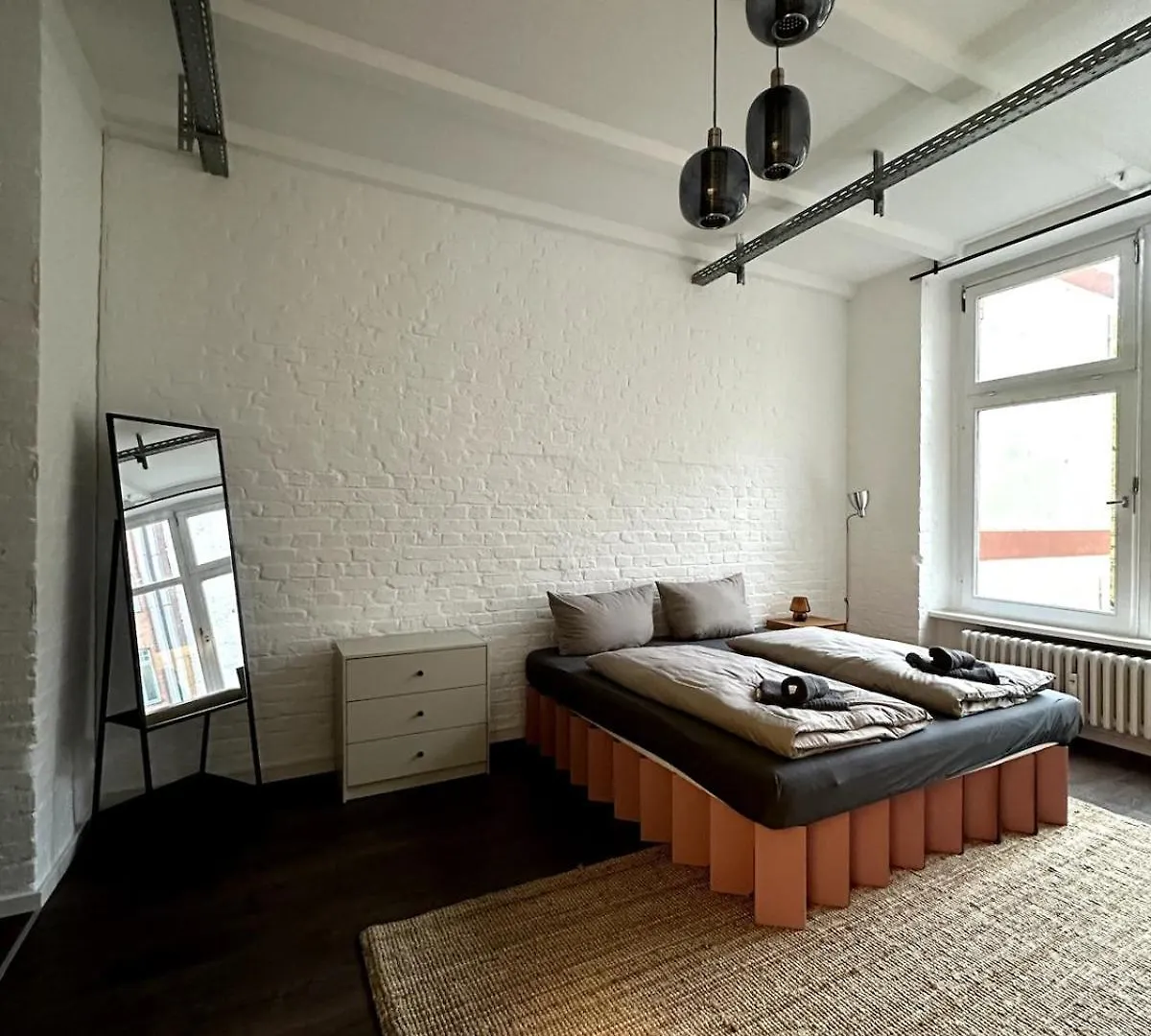 Cozy Rosy Room In Vibrant Area 4 Berlin